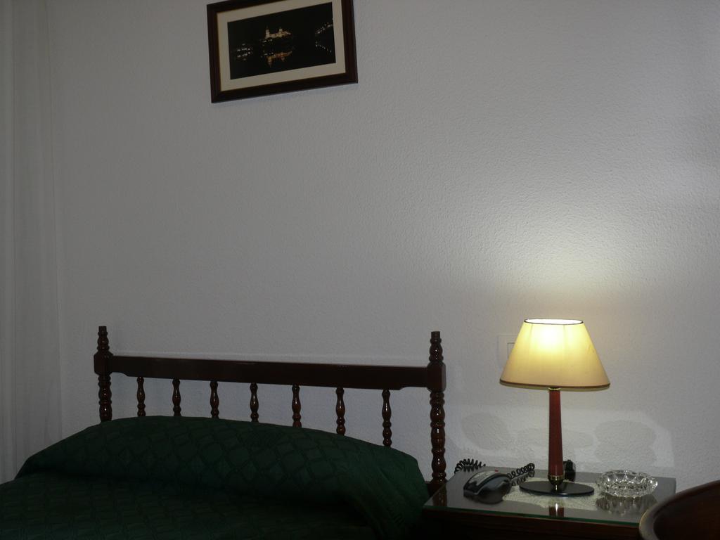 Hostal Navasfrias Salamanca Zimmer foto