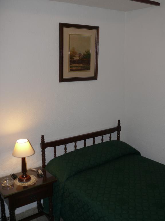 Hostal Navasfrias Salamanca Zimmer foto